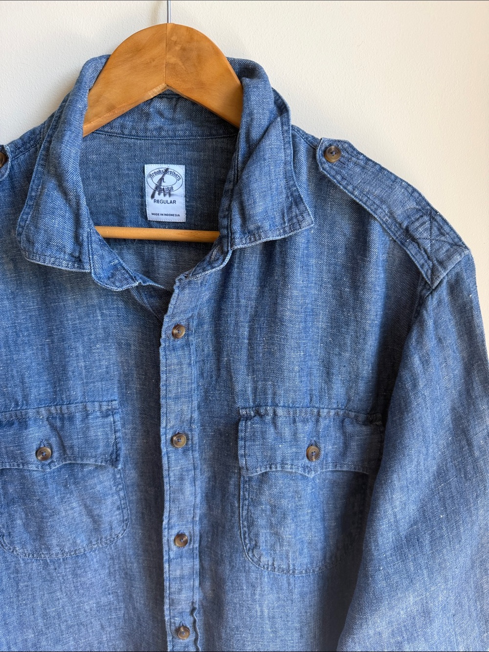 Brooks Brothers 100% Linen Roll Sleeve Chambray Blue Shirt Large